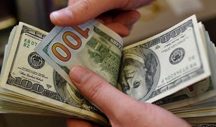 Banklarda Dollar və Avronun qiymətləri