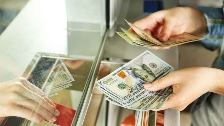 Banklarda Dollar və Avronun alış-satış qiymətləri