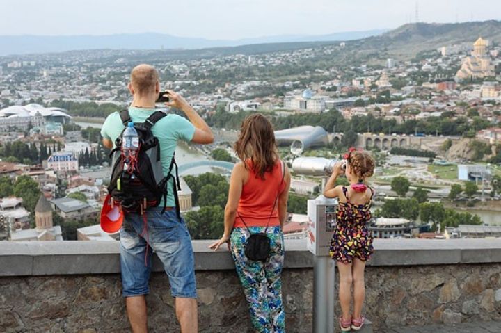 Gürcüstanın turizmdən gəliri artıb