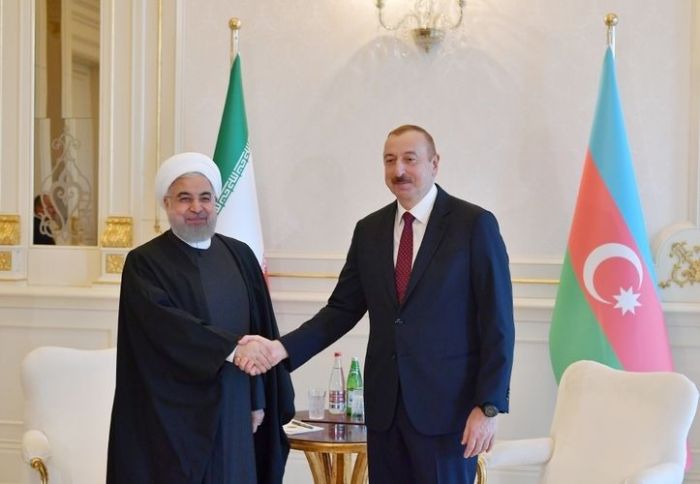 İran Prezidenti İlham Əliyevə zəng edib
