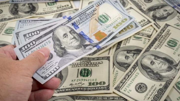 Dolların bazar ertəsinə olan rəsmi məzənnəsi açıqlandı