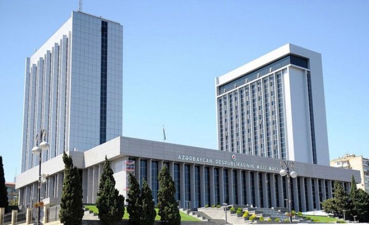 Bu gün deputatlar Milli Məclisə çağırılıb 