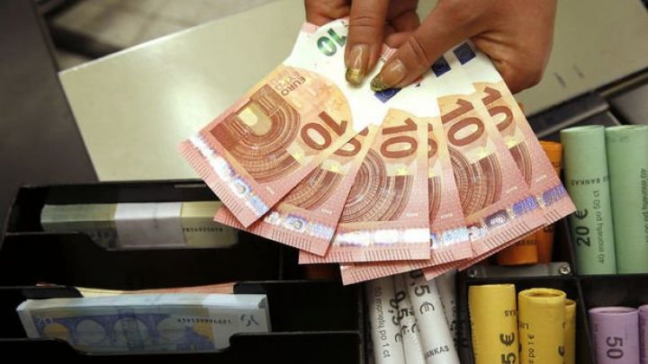 Bu gün Avropa Mərkəzi Bankı qərarını açıqlayacaq - AVRO...
