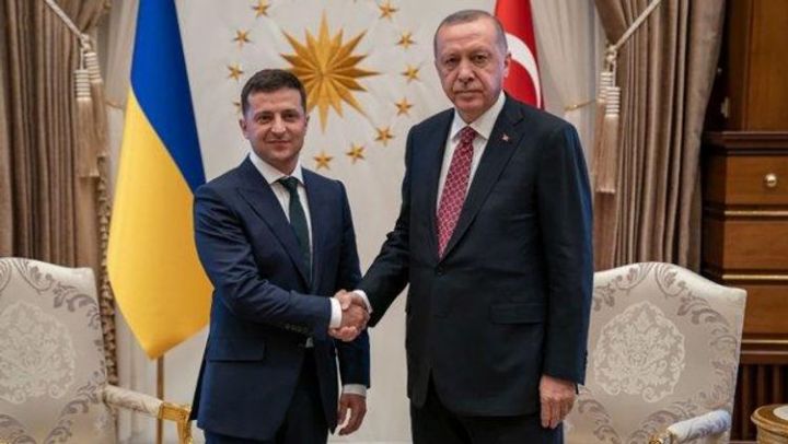 Zelenski: "Türkiyə ilə Ukrayna birgə təyyarə istehsal edəcək"