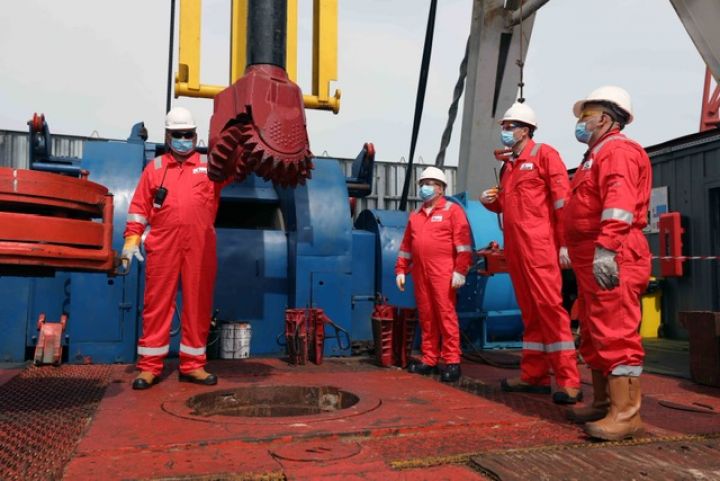 Azərbaycanda qaz yatağında rekord göstəricilərlə quyu istismara verildi