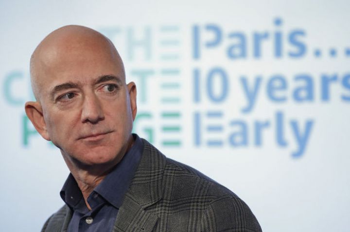 Amazonun qurucusu Jeff Bezos vəzifəsini tərk edir
