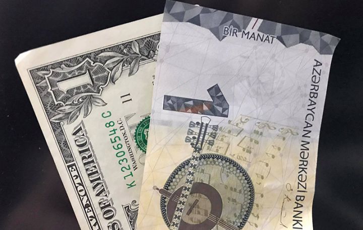 Dolların sabaha olan rəsmi məzənnəsi açıqlanadı