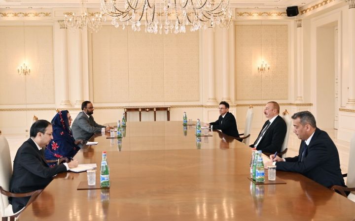 İlham Əliyev Pakistanın müdafiə istehsalatı nazirini qəbul edib