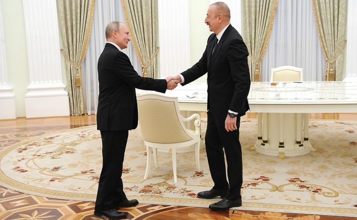 Putin: "Artıq 48 min məcburi köçkün geri qayıdıb"