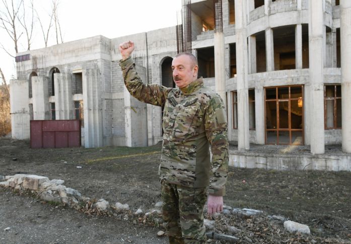 “Parlament” də gorbagor oldu, status da gorbagor oldu"