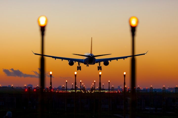 ABŞ pandemiyadan zərər çəkən aeroportlara 8 milyard dollar yardım ayıracaq