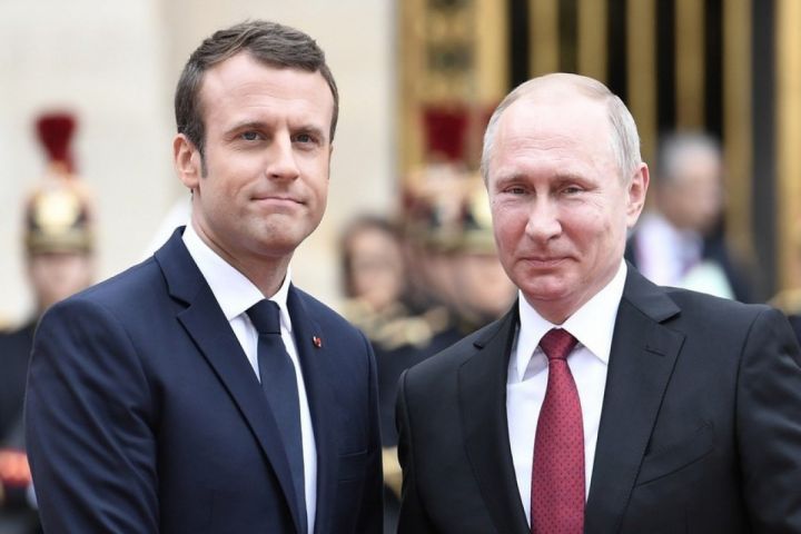Putin və Makron arasında telefon danışığı olub