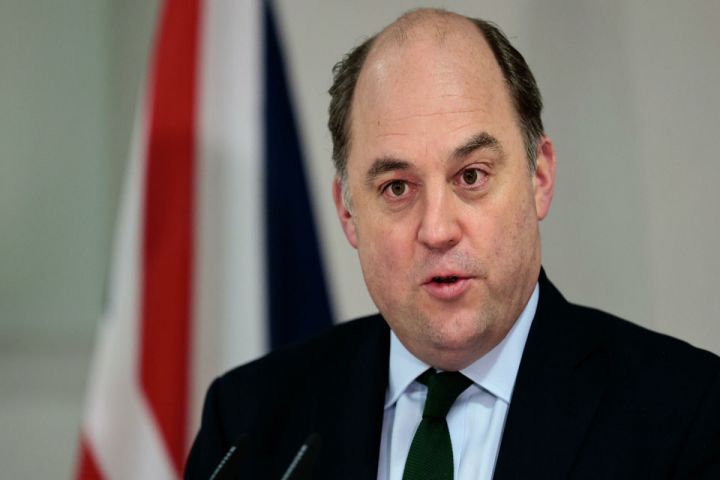 Britaniya müdafiə naziri: “Rusiyaya qarşı döyüşməyəcəyik”