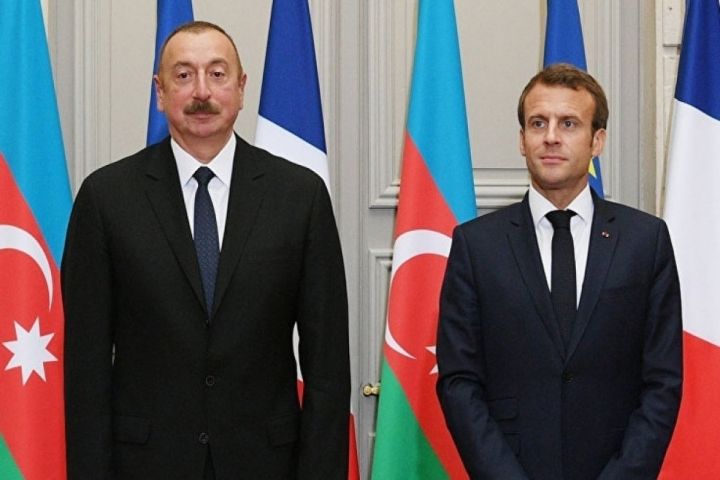 Makron Prezident İlham Əliyevə zəng etdi