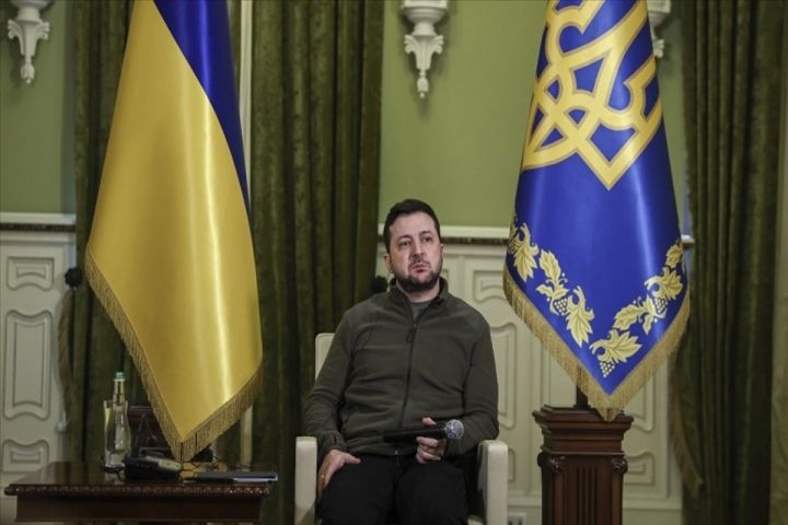 Zelenski: “Tez və ya gec Vladimir Putinlə dialoq üçün bir araya gələcəyik”