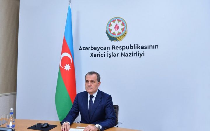 Azərbaycan və Çin xarici işlər nazirləri arasında telefon danışığı olub