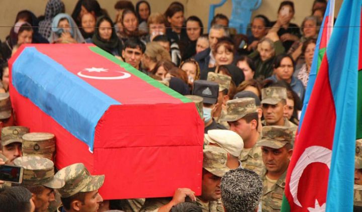 Qanunsuz erməni silahlı dəstələri intensiv atəş açıb, Azərbaycan əsgəri şəhid olub