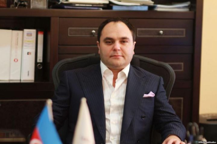 55 milyonluq yeyintidə ittiham olunan sabiq şirkət rəhbərinin məhkəməsi başlayıb