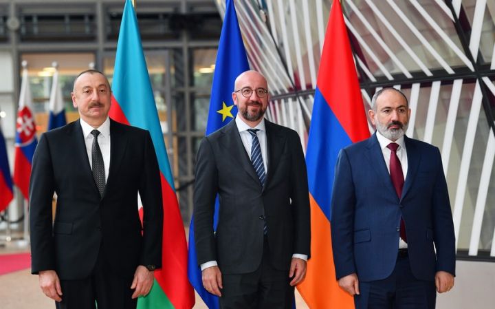 Brüsseldə mühüm görüş başladı