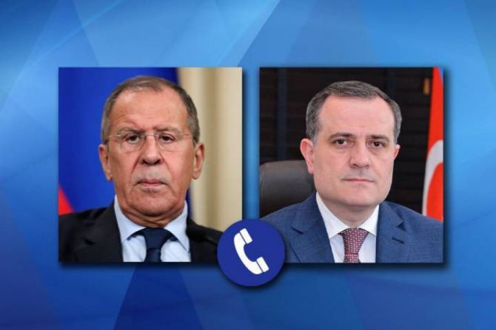 Ceyhun Bayramov Sergey Lavrovla telefonla danışıb