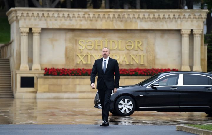 Prezident faşizm üzərində Qələbə uğrunda həlak olanların xatirəsini ehtiramla anıb