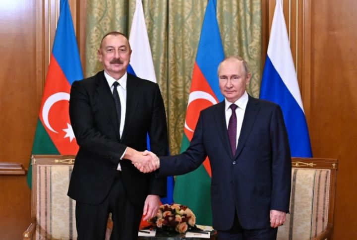 Əliyev Putinə zəng edib
