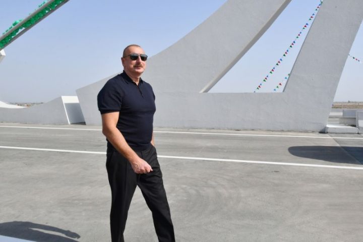 Prezident Bərdə-Ağdam avtomobil yolunda görülən işlərlə tanış olub