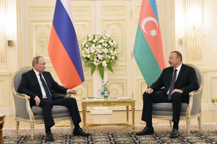 Putin Əliyevlə görüşəcək