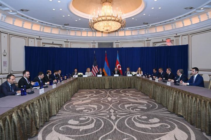 Blinken Bayramov və Mirzoyanı ayın sonuna qədər yenidən görüşməyə çağırıb