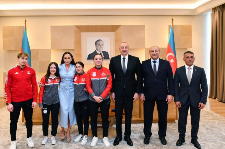 "Bayrağımıza qarşı hörmətsizlik olunan zaman siz ədaləti bərpa etmisiniz"