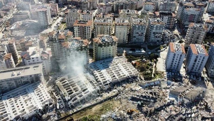 42 minə yaxın bina ağır ziyan görüb