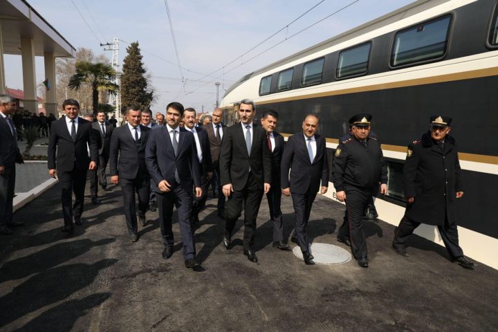 “Azərbaycan Dəmir Yolları”nın rəhbərliyi Tovuz və Ağstafada olub, fəaliyyəti bərpa oluna biləcək sərnişin stansiyalarının vəziyyəti müzakirə edilib