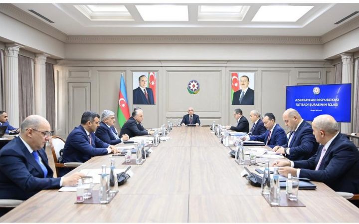 İqtisadi Şuranın növbəti iclası keçirilib, Cabbarovun məruzəsi dinlənilib