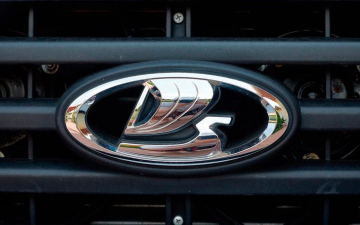 AvtoVAZ bir sıra Lada avtomobillərinin qiymətini artırıb