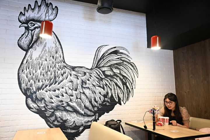Rusiyada KFC-nin varisi Rostic's son bir ayda ölkədə 64 restoran açıb