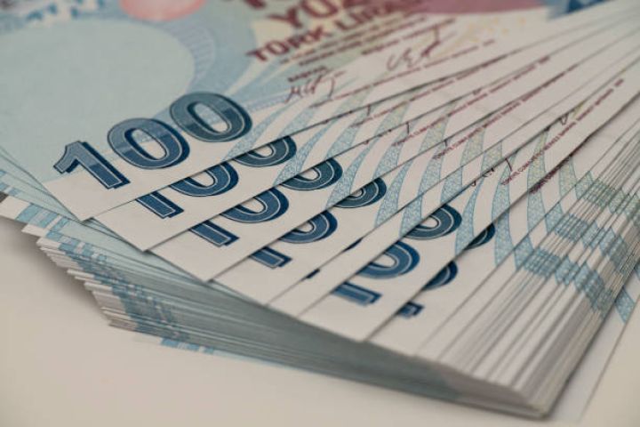 1 Türk lirəsi 6 qəpikdən də aşağı düşdü