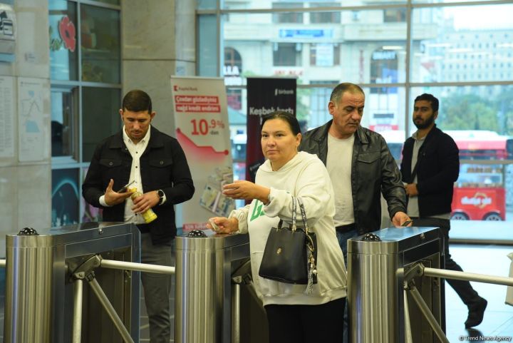 Metroda bir sərnişinin daşınma xərci niyə artıb? - AÇIQLAMA