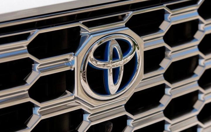 Toyota kiçik Land Cruiser buraxacaq