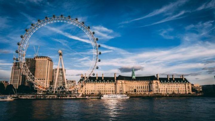 Böyük Britaniyada inflyasiya son 2 ilin ən aşağı səviyyəsinə düşüb