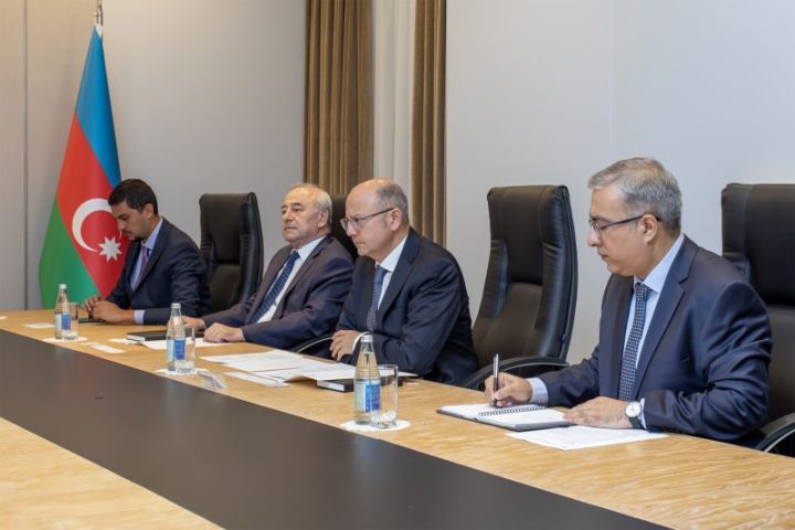 Nazir İslam İnkişaf Bankının nümayəndə heyəti ilə görüşüb