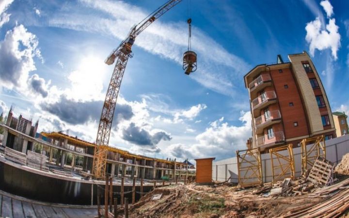 Xidmət rəisi: 10-15 il əvvəl harda boş yer tapılıbsa, bina tikilib