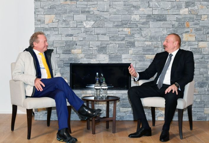 Əliyevin Davosda daha bir şirkətin sədri ilə görüşü olub