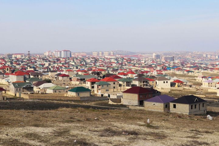 Deputat kənd təsərrüfatı təyinatlı torpaqlarda tikilmiş evlərin sənədləşdirilməsini təklif etdi