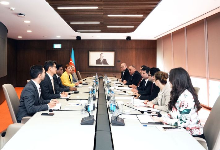 Azərbaycan AİB ilə “yaşıl” enerji sektoruna investisiyaların cəlb edilməsini müzakirə edib