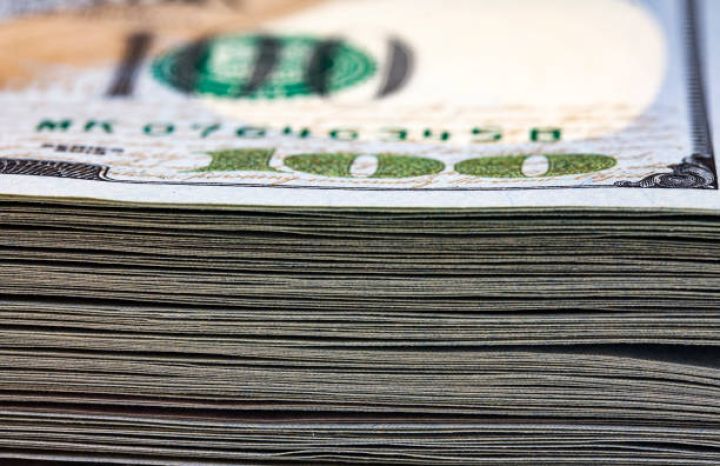Azərbaycan son 1 ildə valyuta ehtiyatlarını 5,6 milyard dollar artırıb