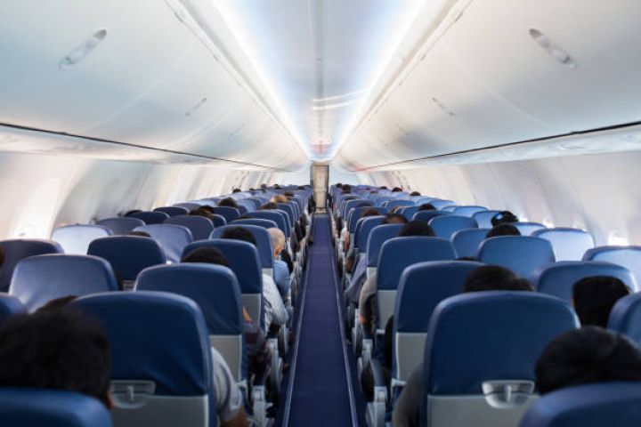 AZAL Dubayın daha bir aeroportuna uçuşlara başlayır və Batumiyə reyslərin müddətini uzadır