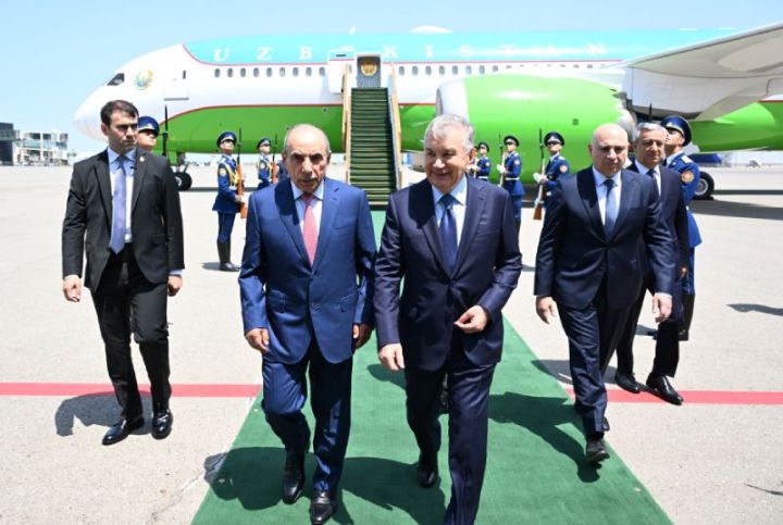 Özbəkistan Prezidenti Azərbaycana dövlət səfərinə gəlib