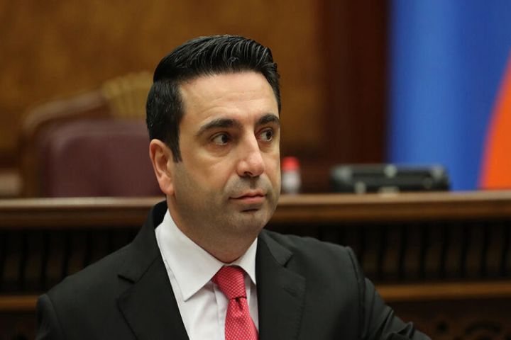Ermənistan parlamentinin sədri Bakıya səfər etməyə hazır olduğunu bildirib