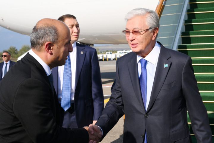 Qazaxıstan Prezidenti Azərbaycana səfərə gəlib