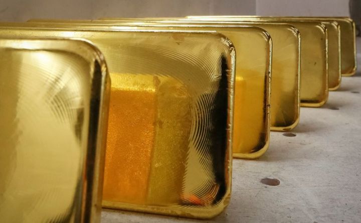 Qızılın qiyməti ilk dəfə 4 000 dolları keçdi